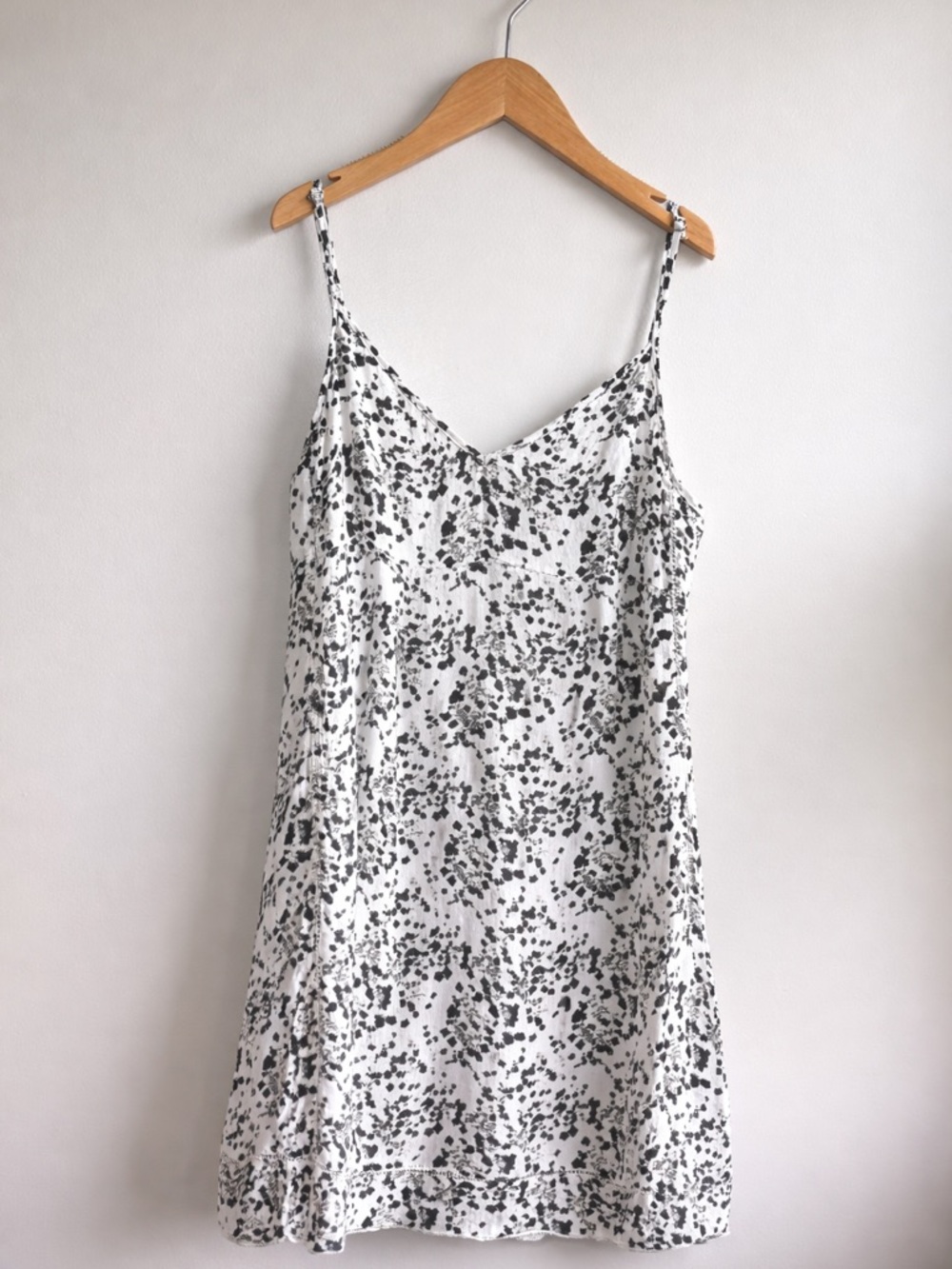 Aritzia Sunday Best Printed Slip Dress 🤍